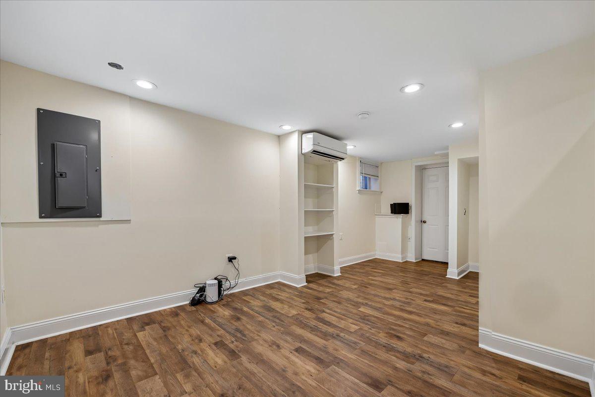 2826 Newton St Ne Property Photo 48