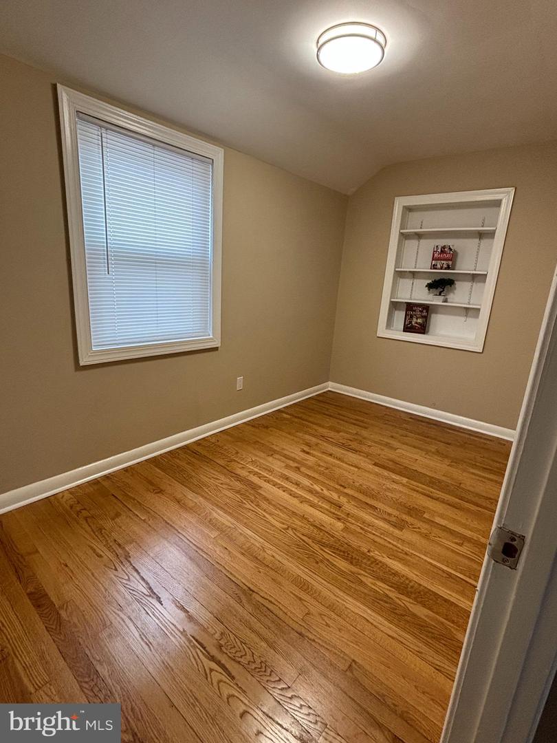 1711 Newton St Ne Property Photo 13