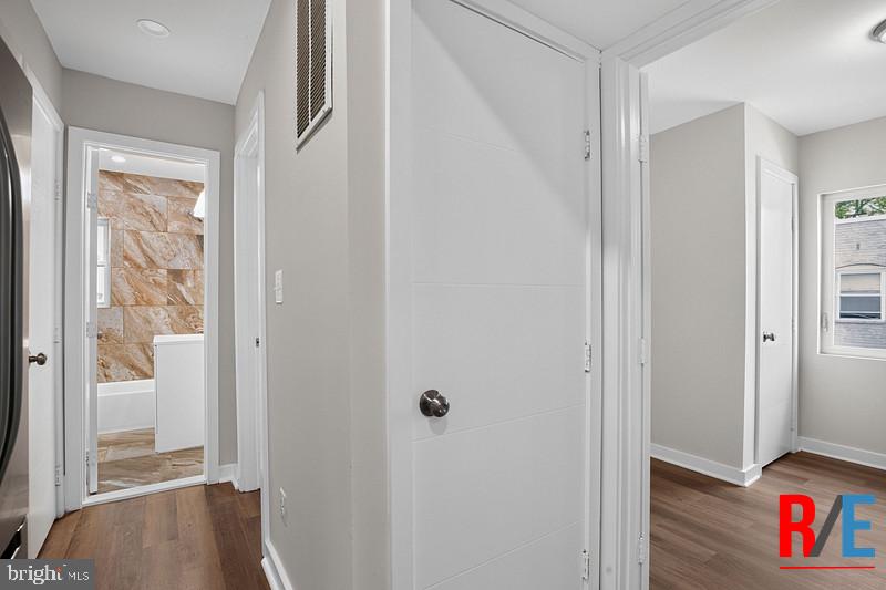 4306 Halley Ter Se #4 Property Photo 6
