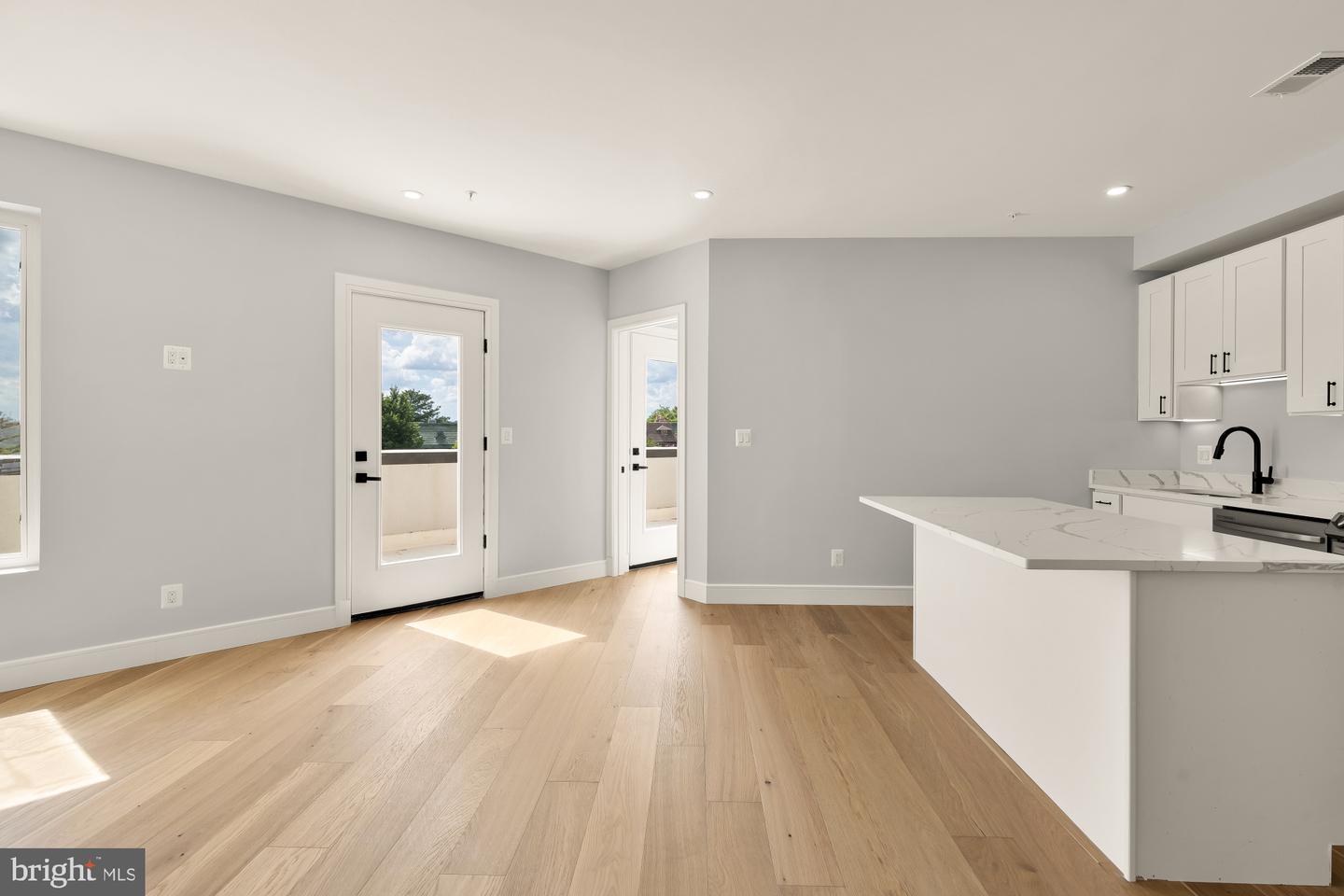 3215 Mount Pleasant St Nw #403 Property Photo 4