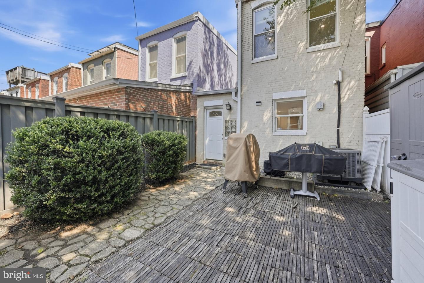 1391 F St Ne Property Photo 23