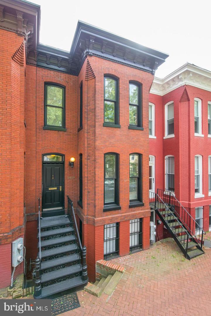 1414 Swann St Nw Property Photo 1