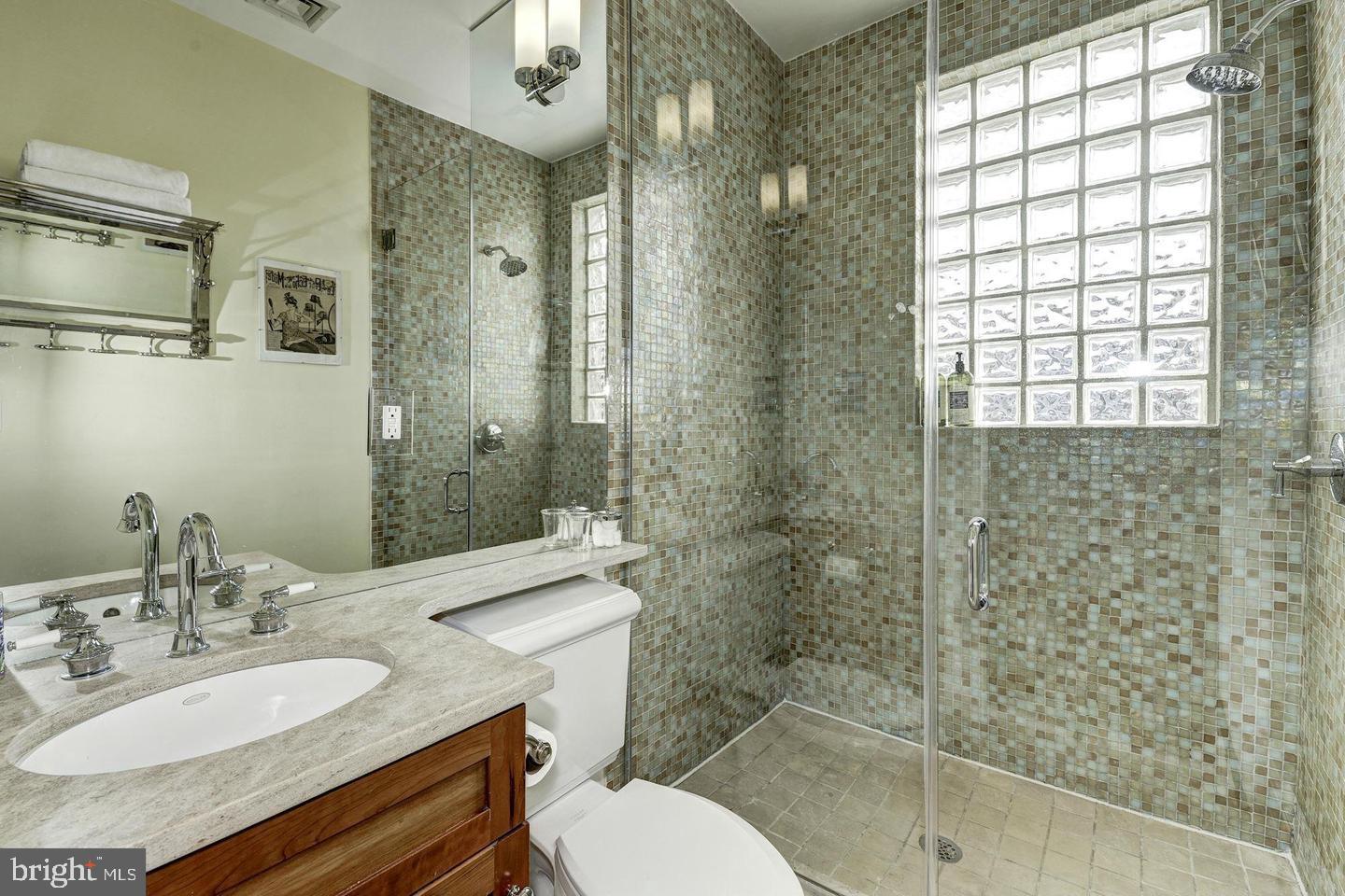 1414 Swann St Nw Property Photo 14
