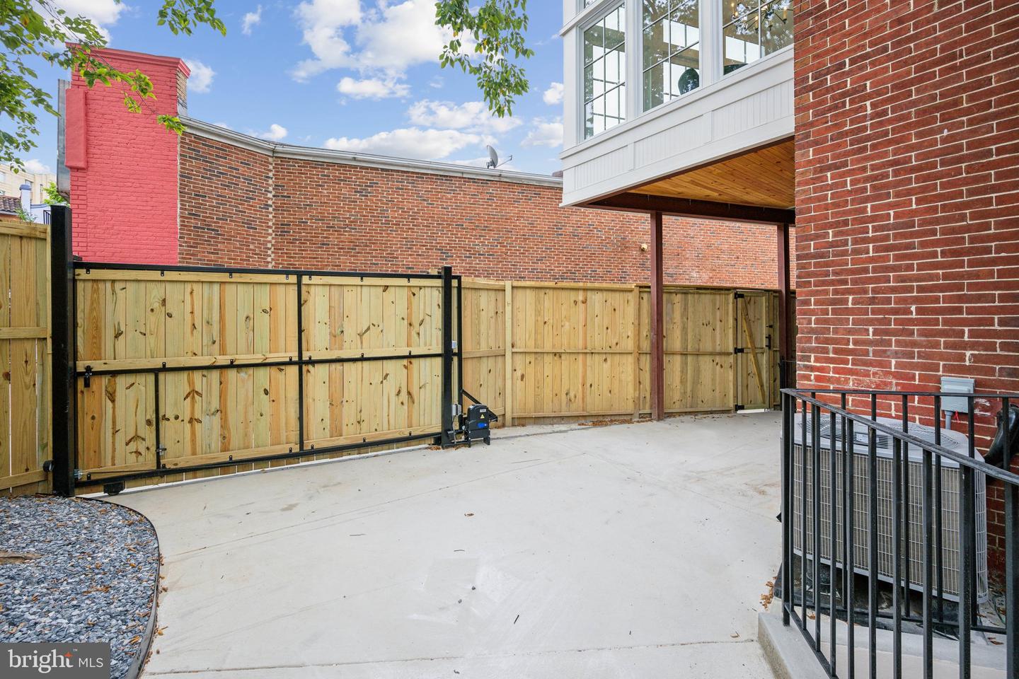 1614 Kilbourne Pl Nw #2 Property Photo 31