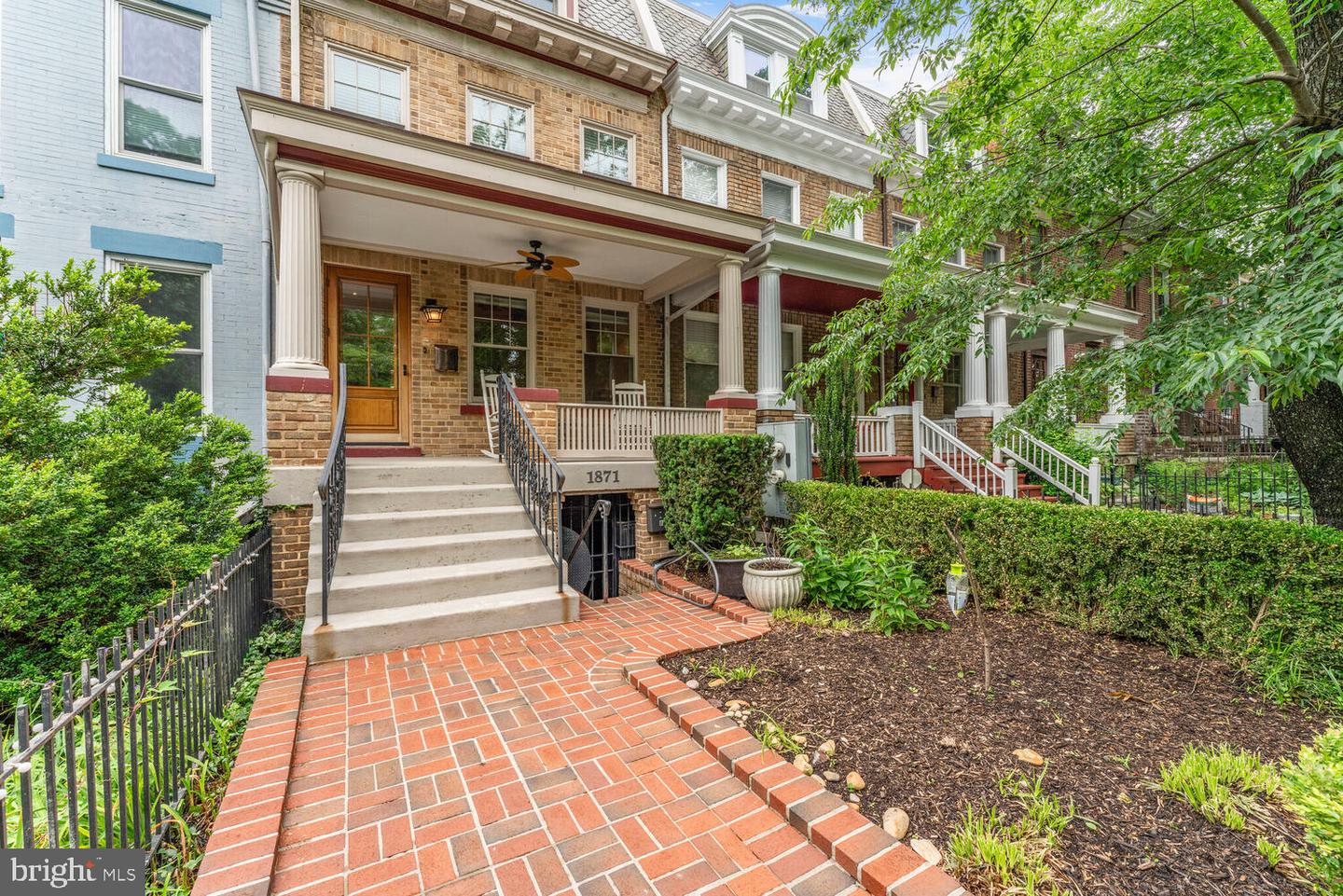 1871 NEWTON ST NW #1 Property Photo 1