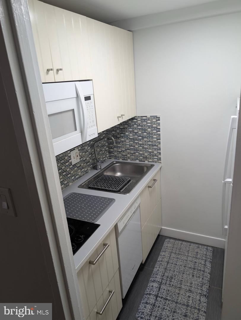 2141 I St Nw #210 Property Photo 8