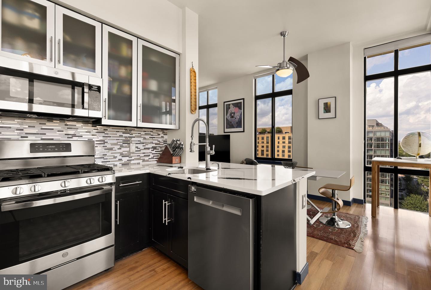 1000 New Jersey Ave Se #ph16 Property Photo 13