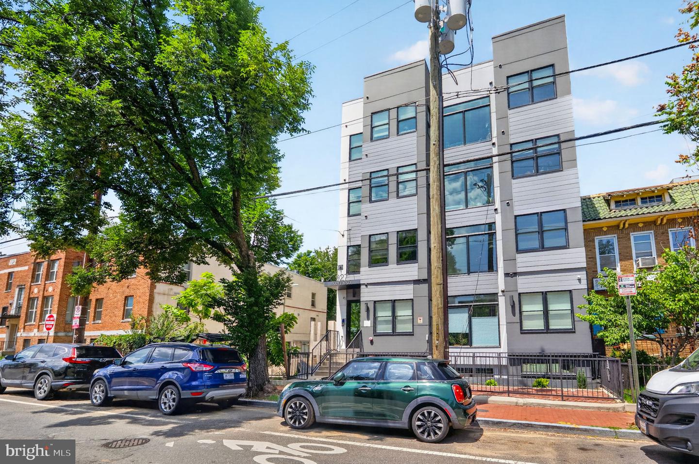 927 Kennedy St Nw #304 Property Photo 4