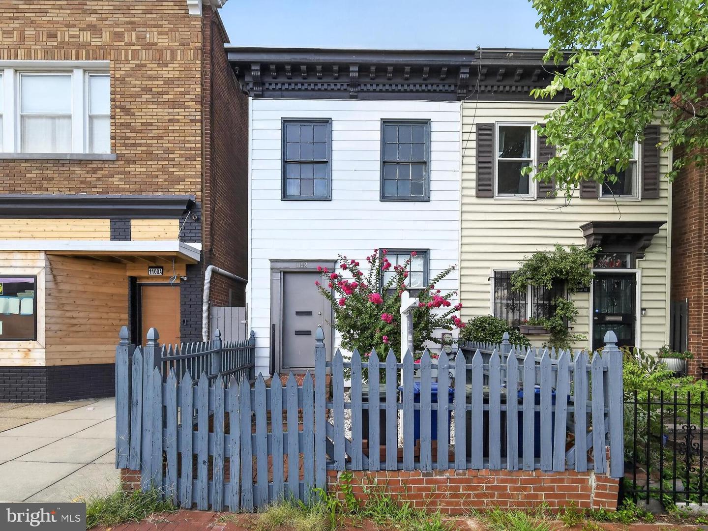 1102 K ST SE Property Photo 1