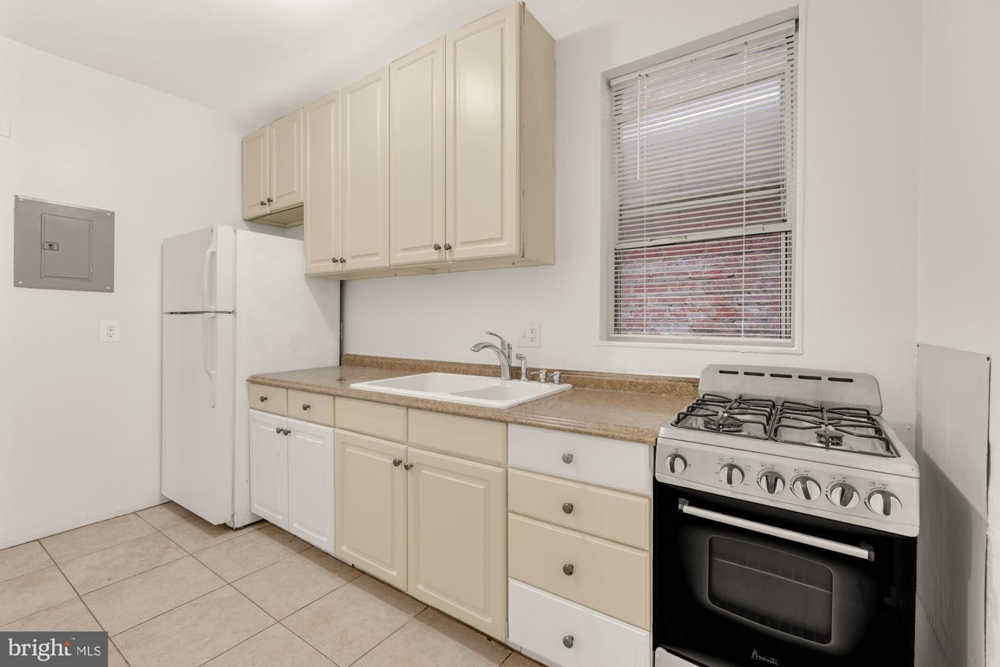 1102 K St Se Property Photo 2