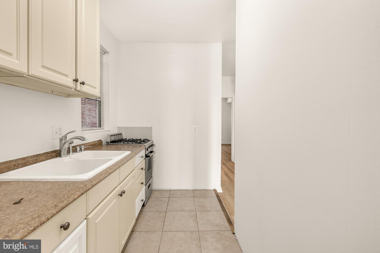 1102 K St Se Property Photo 5