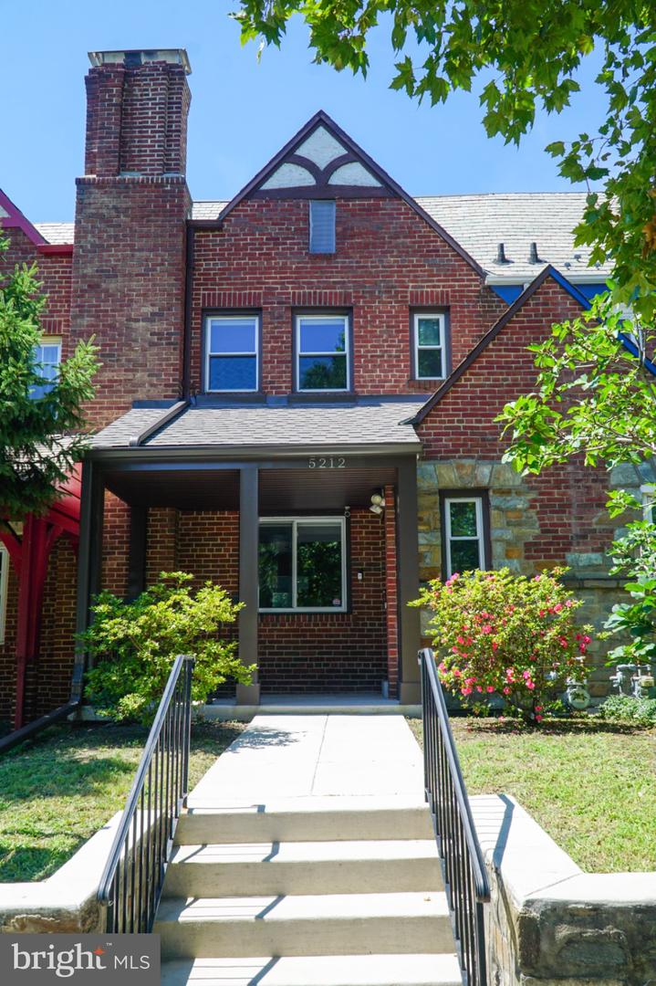 5212 1st St Nw Property Photo 1