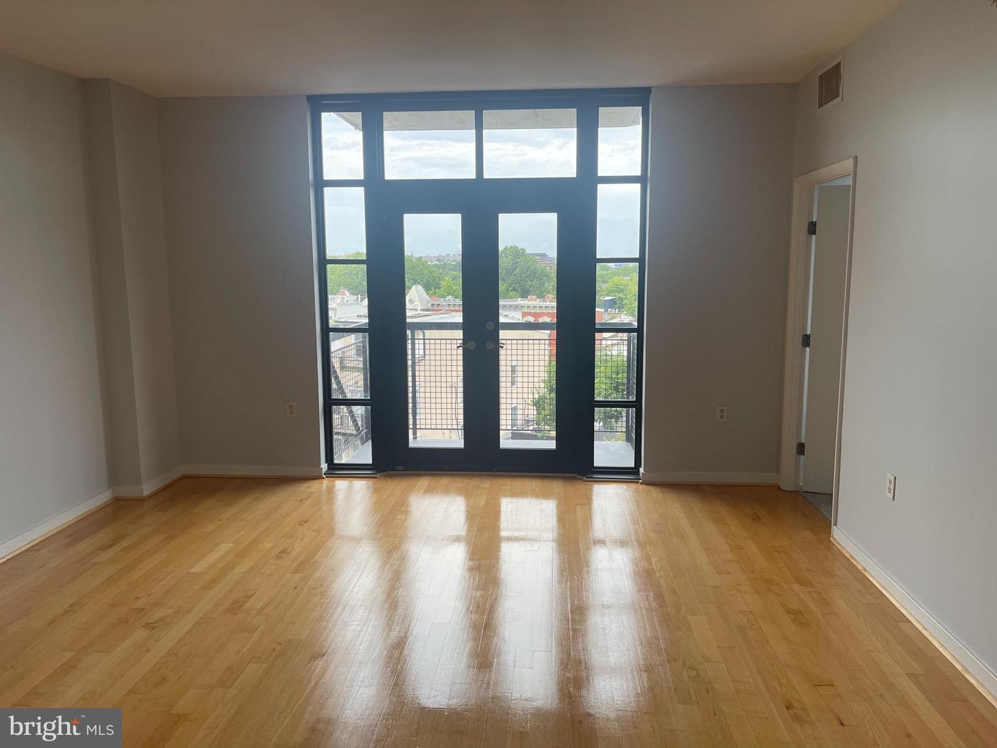 437 NEW YORK AVE NW #807 Property Photo 1