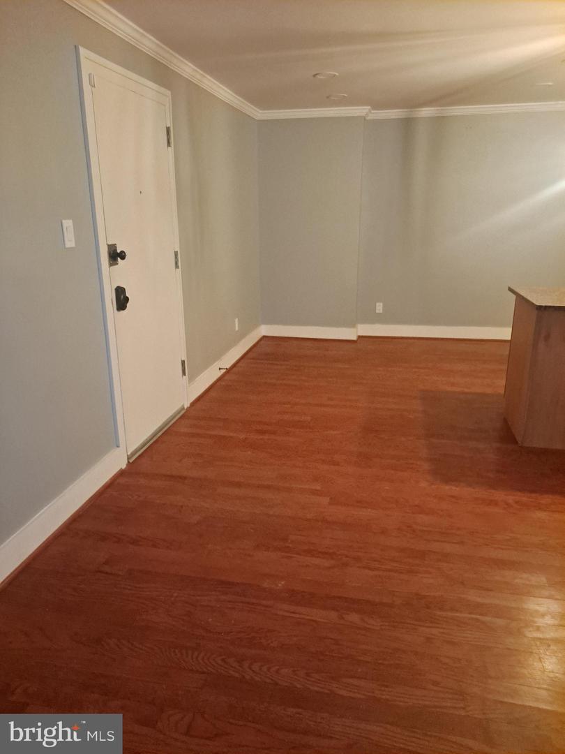 4840 Macarthur Blvd Nw #307 Property Photo 11