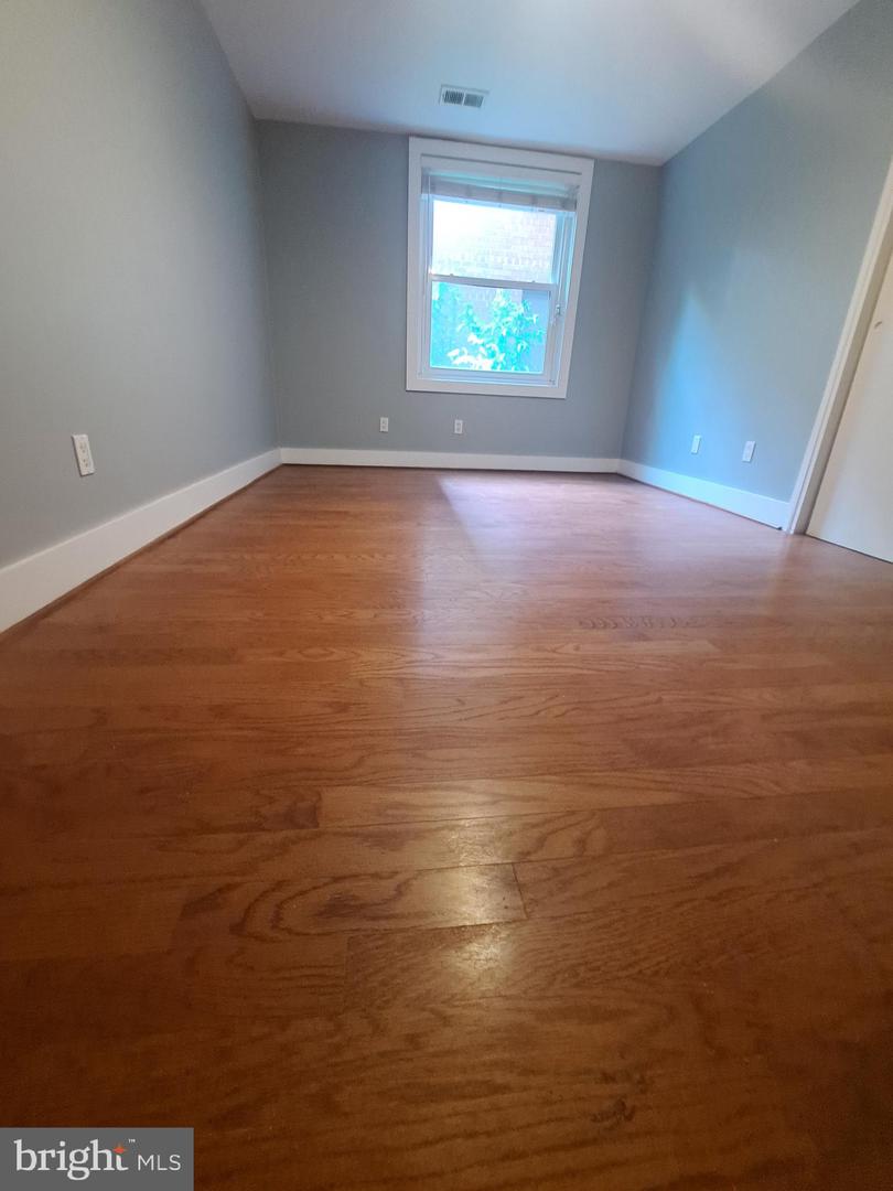 4840 Macarthur Blvd Nw #307 Property Photo 12