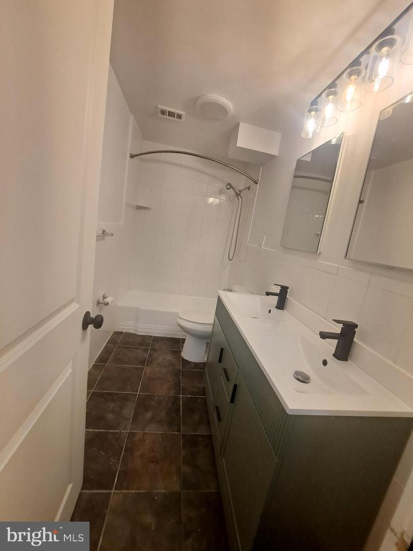 4840 Macarthur Blvd Nw #307 Property Photo 21