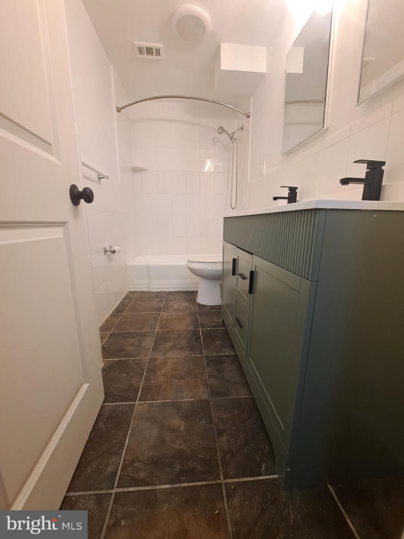 4840 Macarthur Blvd Nw #307 Property Photo 22