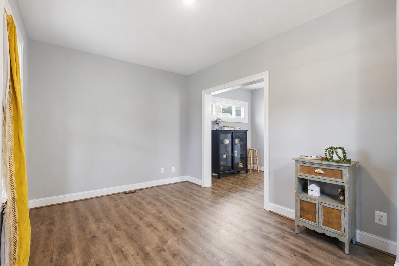 4933 Minnesota Ave Ne Property Photo 9