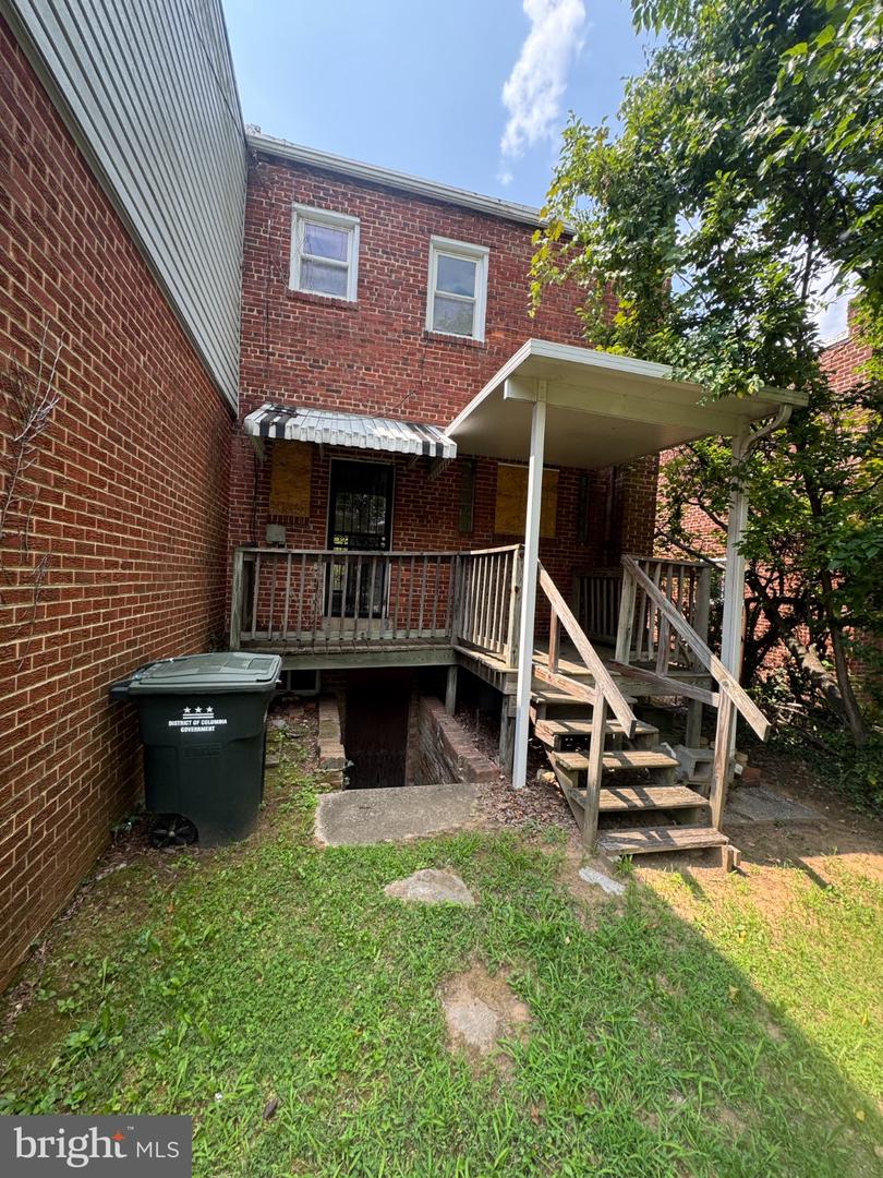 211 49th St Ne Property Photo 8
