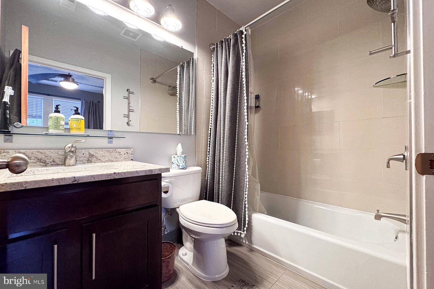 921 Butternut St Nw #201 Property Photo 17