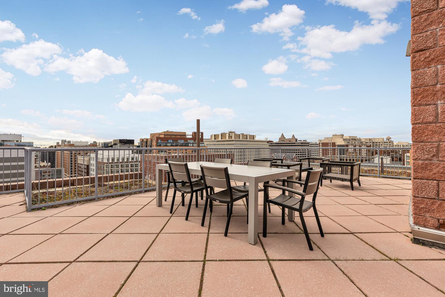 1117 10th St Nw #602 Property Photo 4