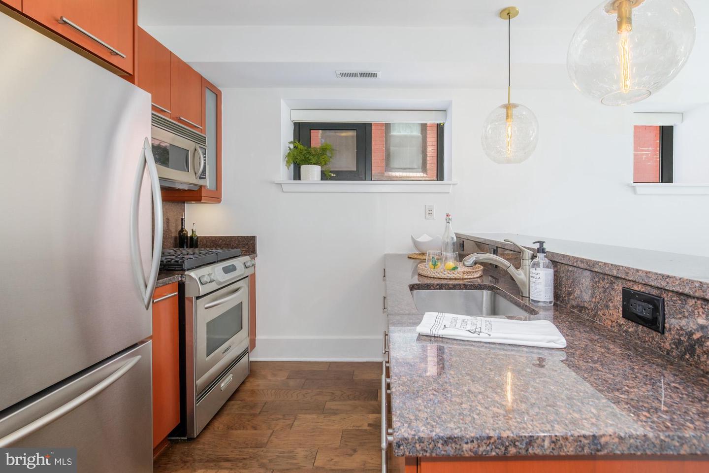 2109 10th St Nw #g01 Property Photo 9