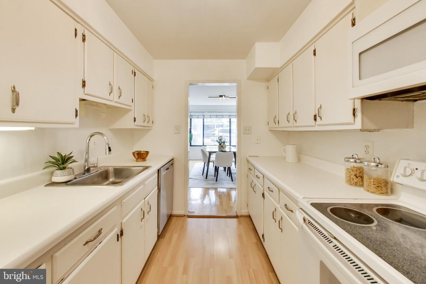 2501 Calvert St Nw #103 Property Photo 12
