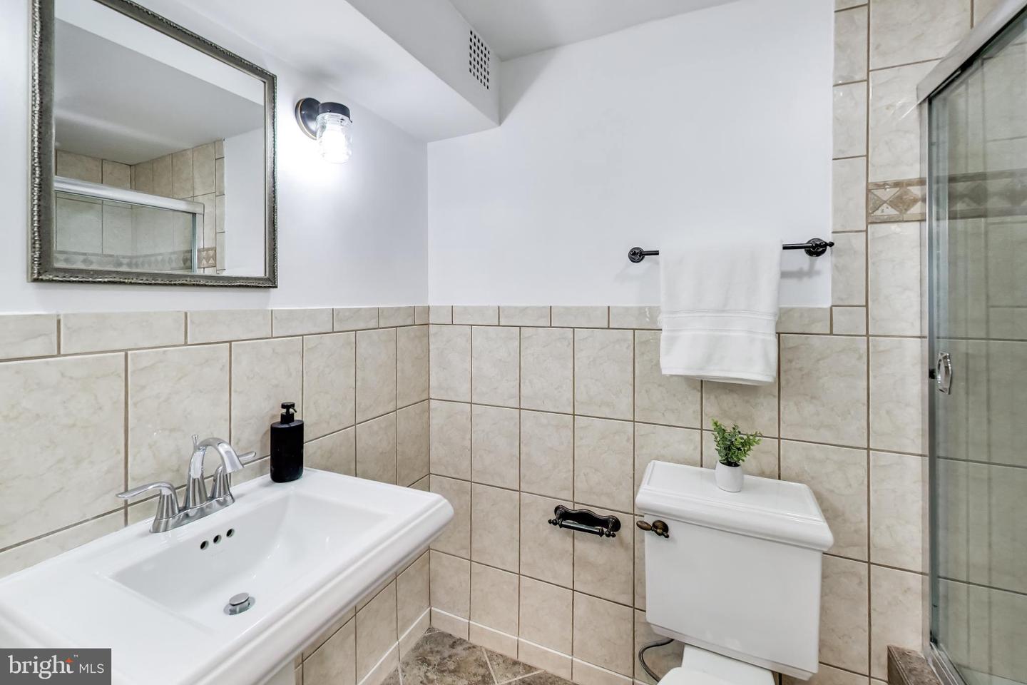 2501 Calvert St Nw #103 Property Photo 16