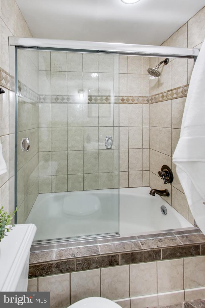2501 Calvert St Nw #103 Property Photo 17
