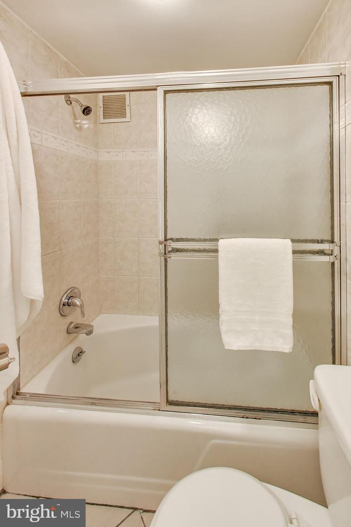 2501 Calvert St Nw #103 Property Photo 23