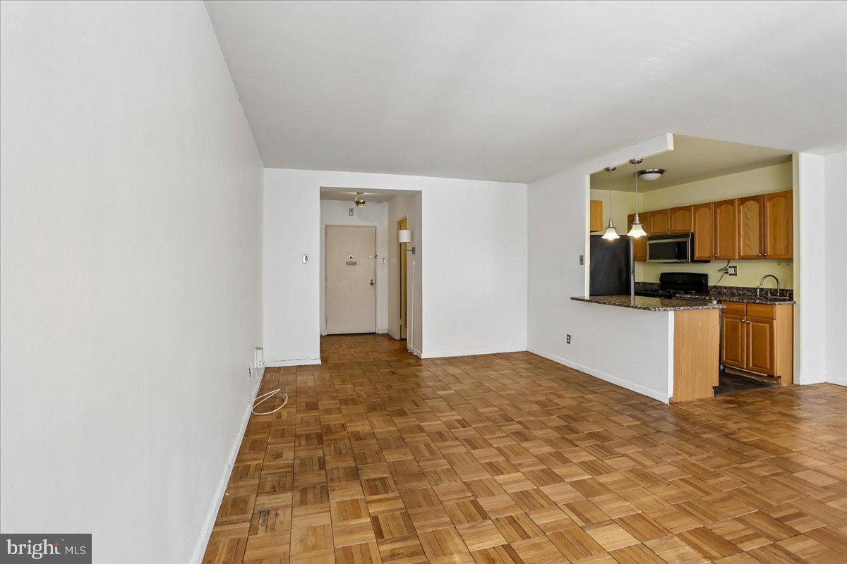 2475 Virginia Nw #220 Property Photo 9