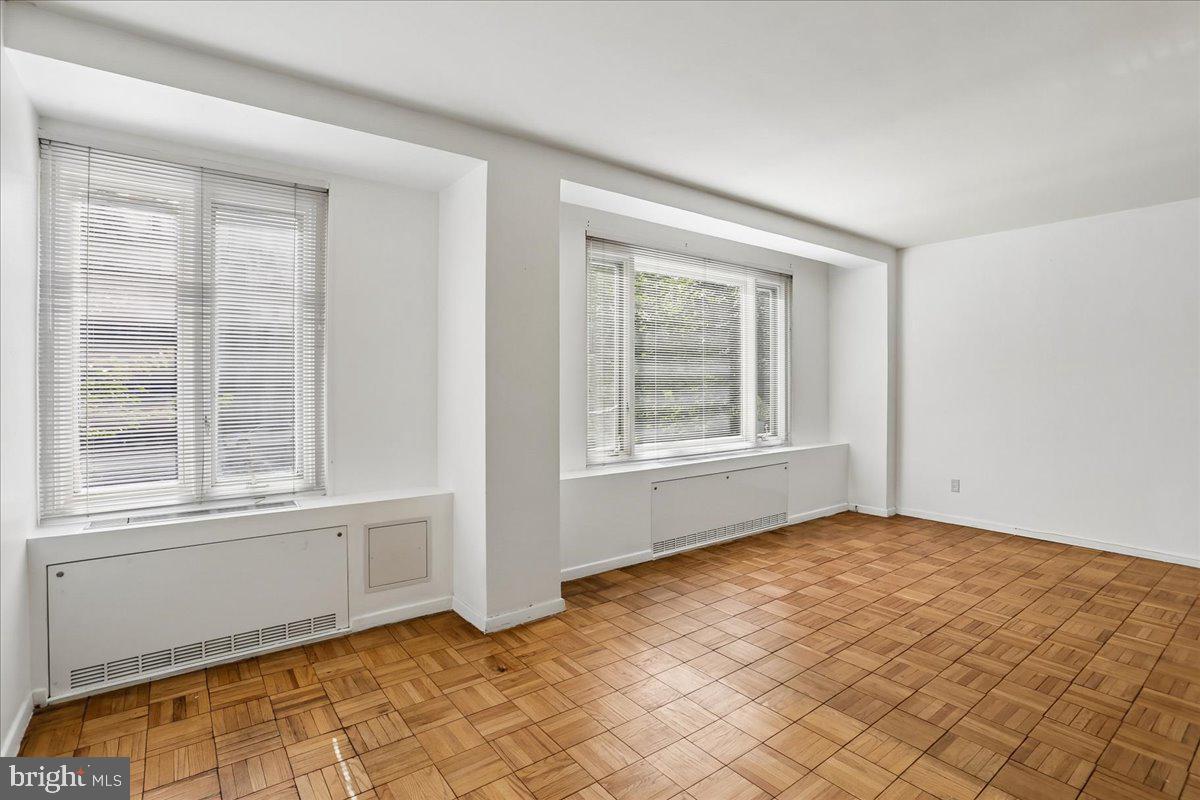2475 Virginia Nw #220 Property Photo 11
