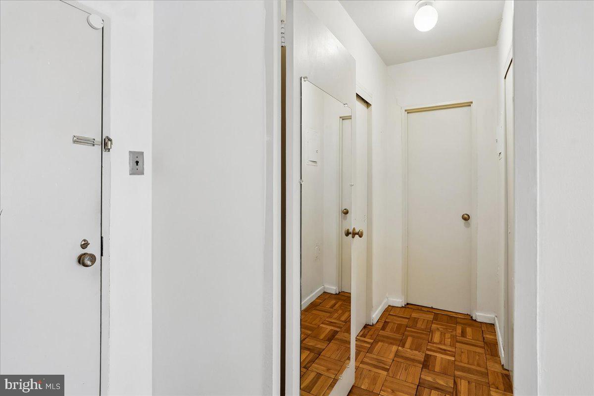 2475 Virginia Nw #220 Property Photo 18