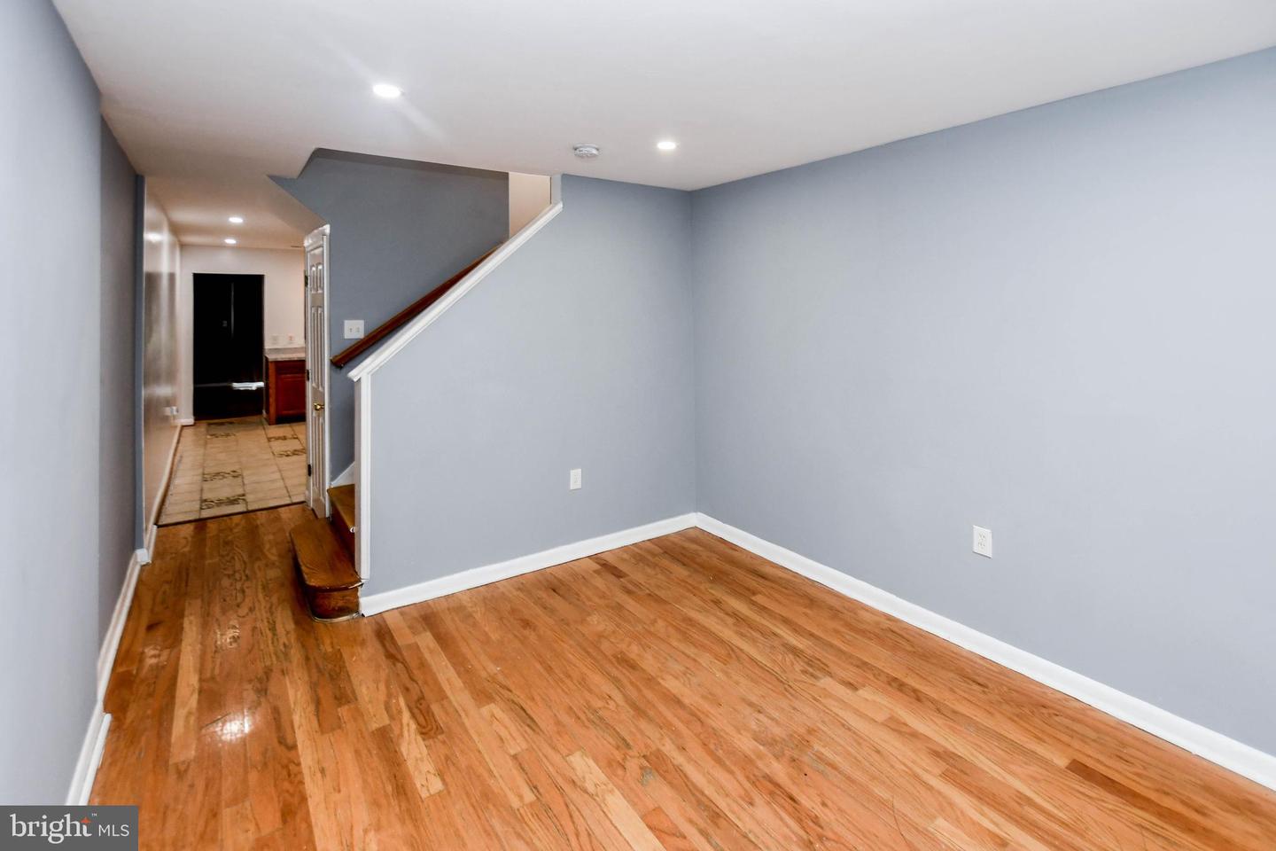 1704 Ne Montana Ave Ne Property Photo 3