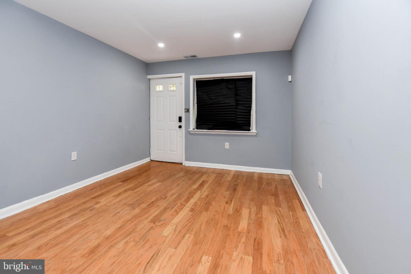 1704 Ne Montana Ave Ne Property Photo 4