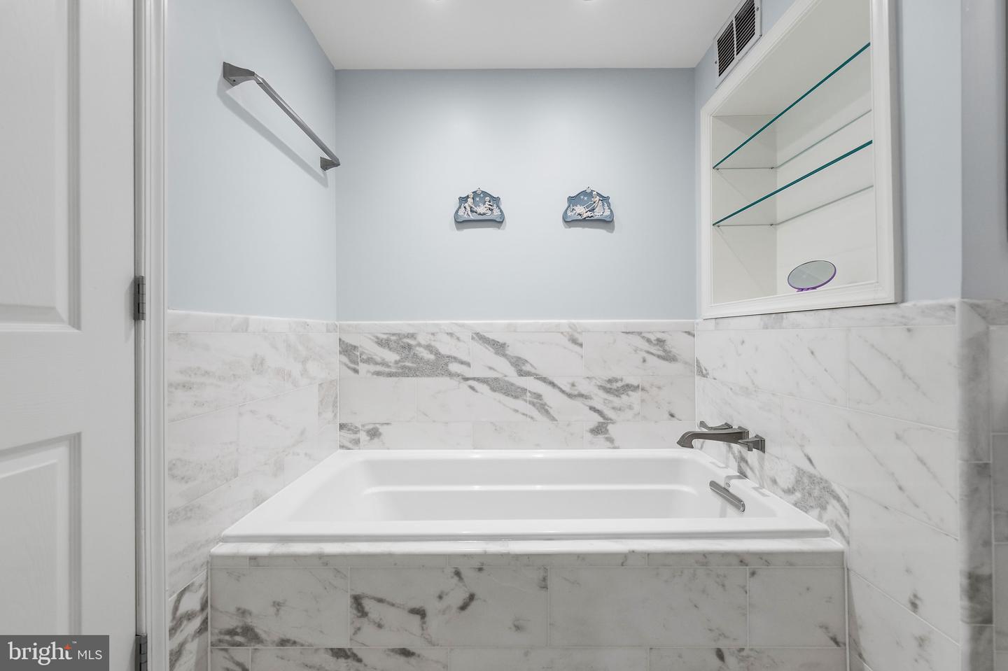 700 New Hampshire Ave Nw #1018 Property Photo 20