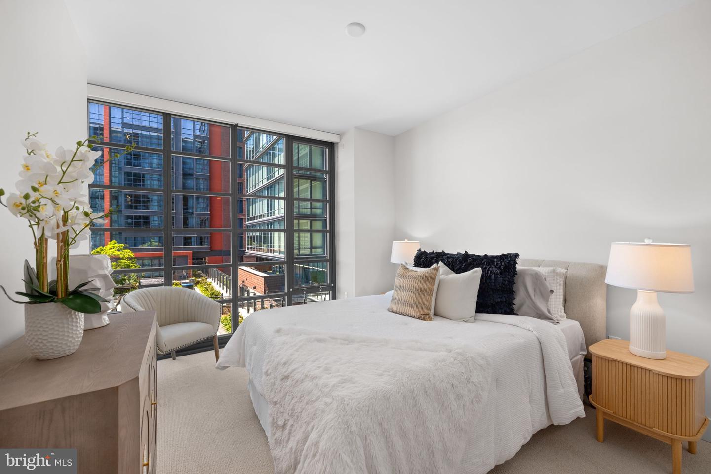 45 Sutton Sq Sw #406 Property Photo 10