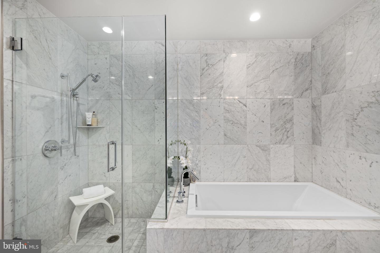 45 Sutton Sq Sw #406 Property Photo 13