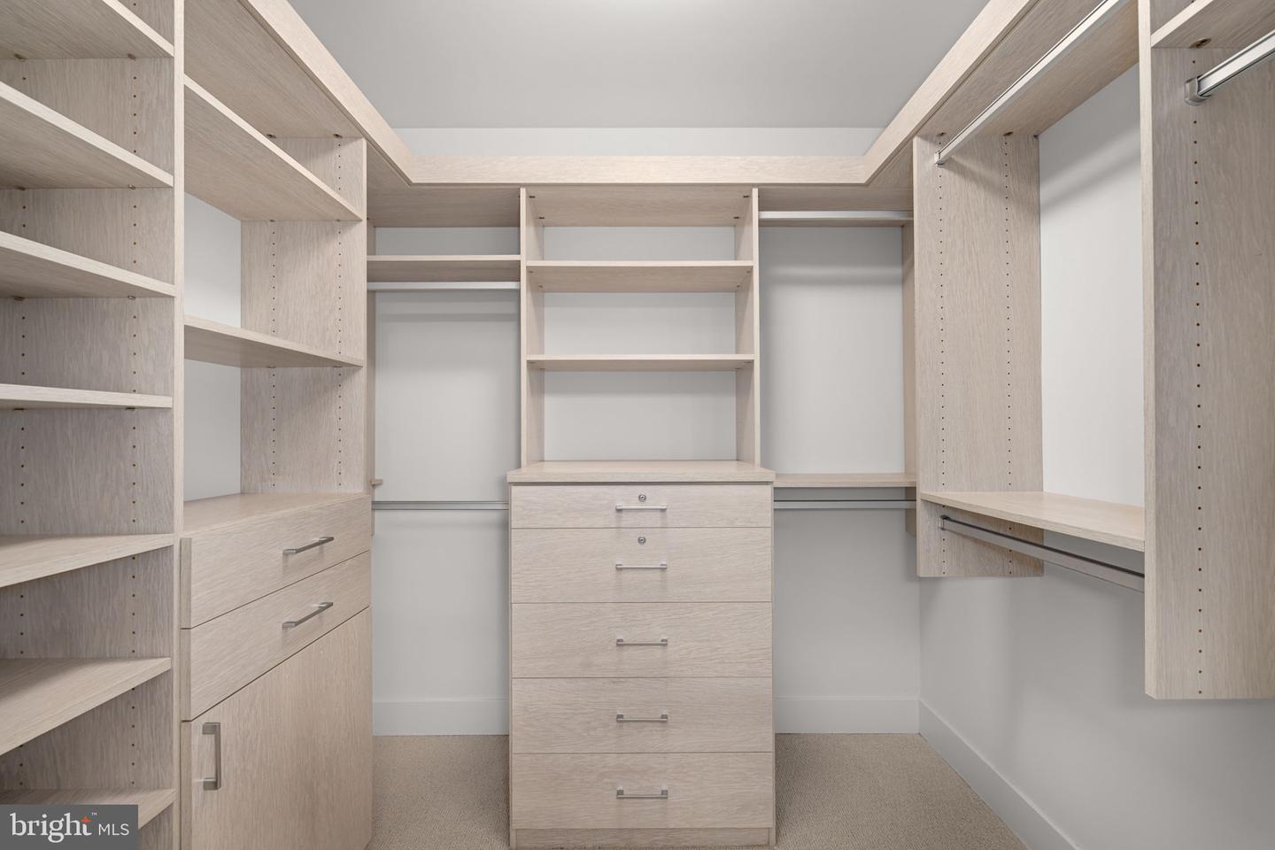 45 Sutton Sq Sw #406 Property Photo 16