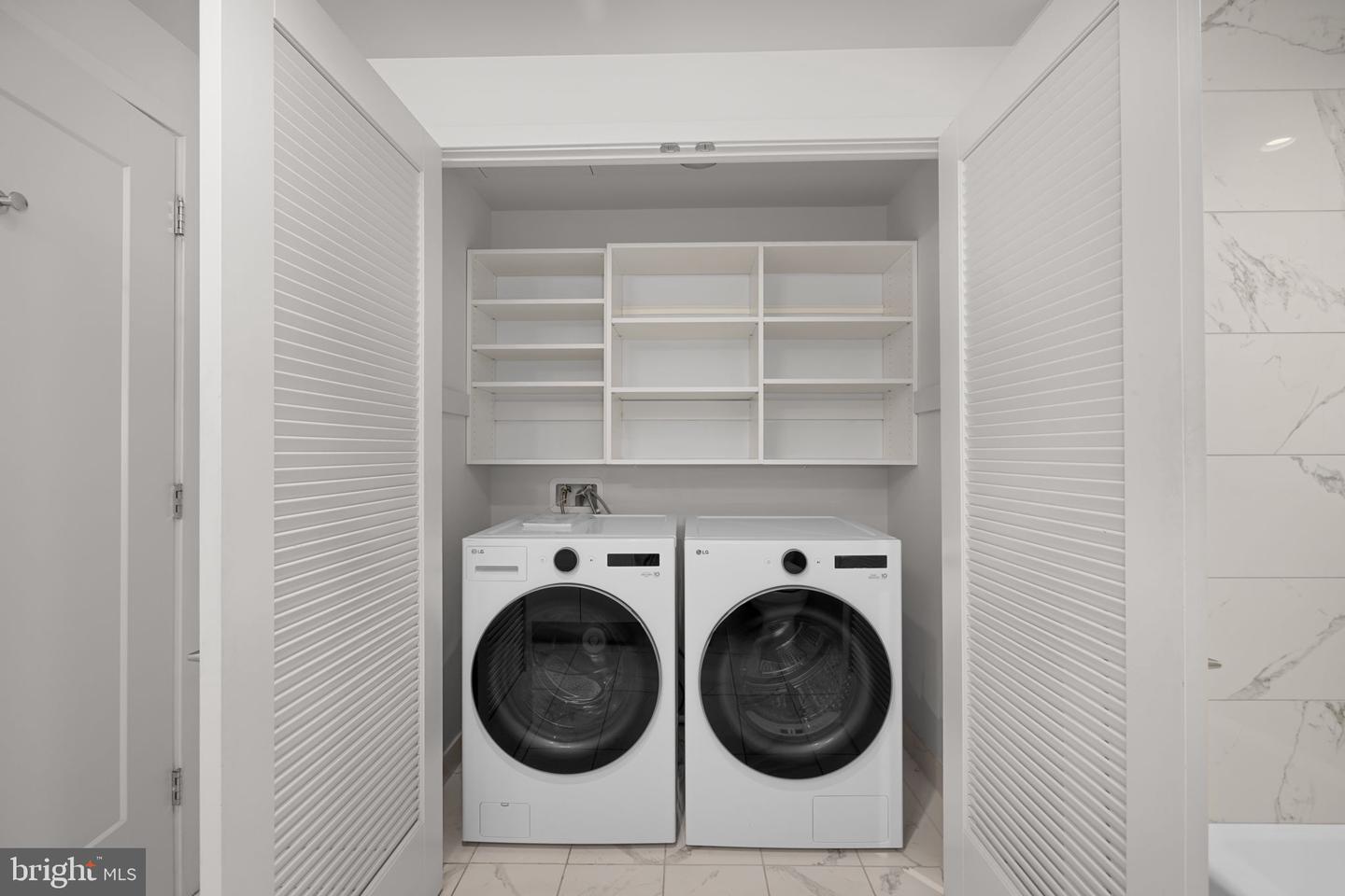 45 Sutton Sq Sw #406 Property Photo 19