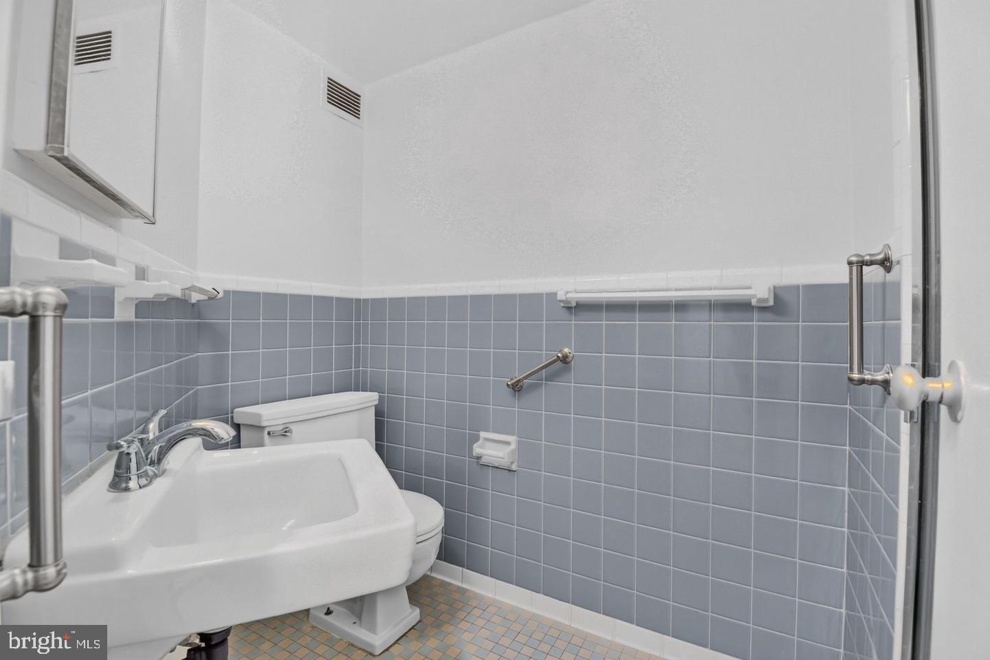 4200 Cathedral Ave Nw #312a Property Photo 6