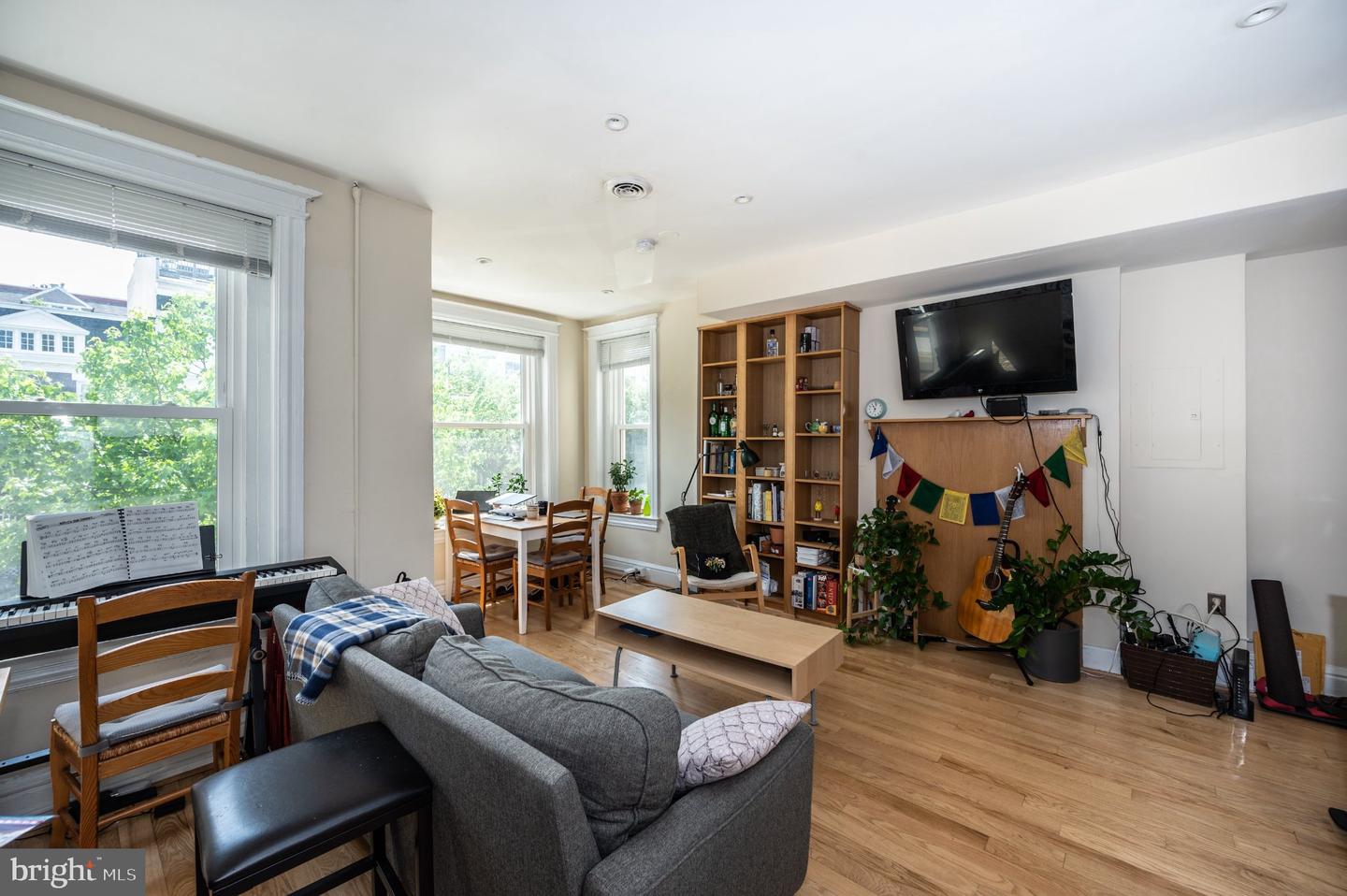 2470 Ontario Rd Nw #2 Property Photo 3