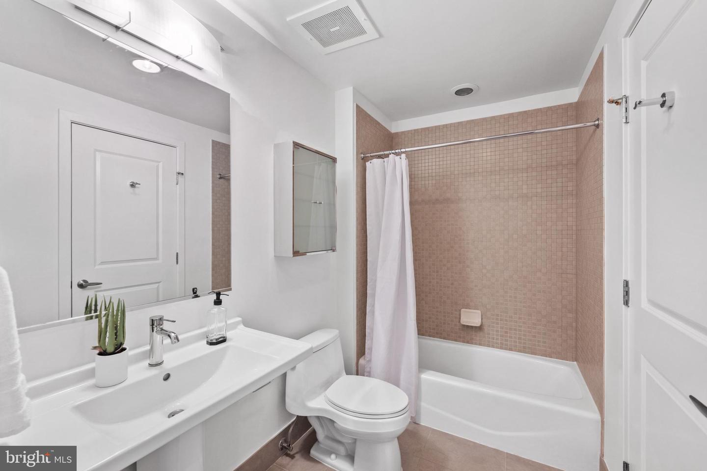 2125 14th St Nw #604 Property Photo 17