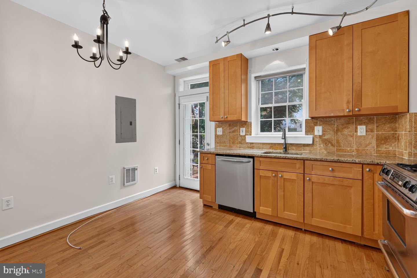 1702 Florida Ave Nw Property Photo 5