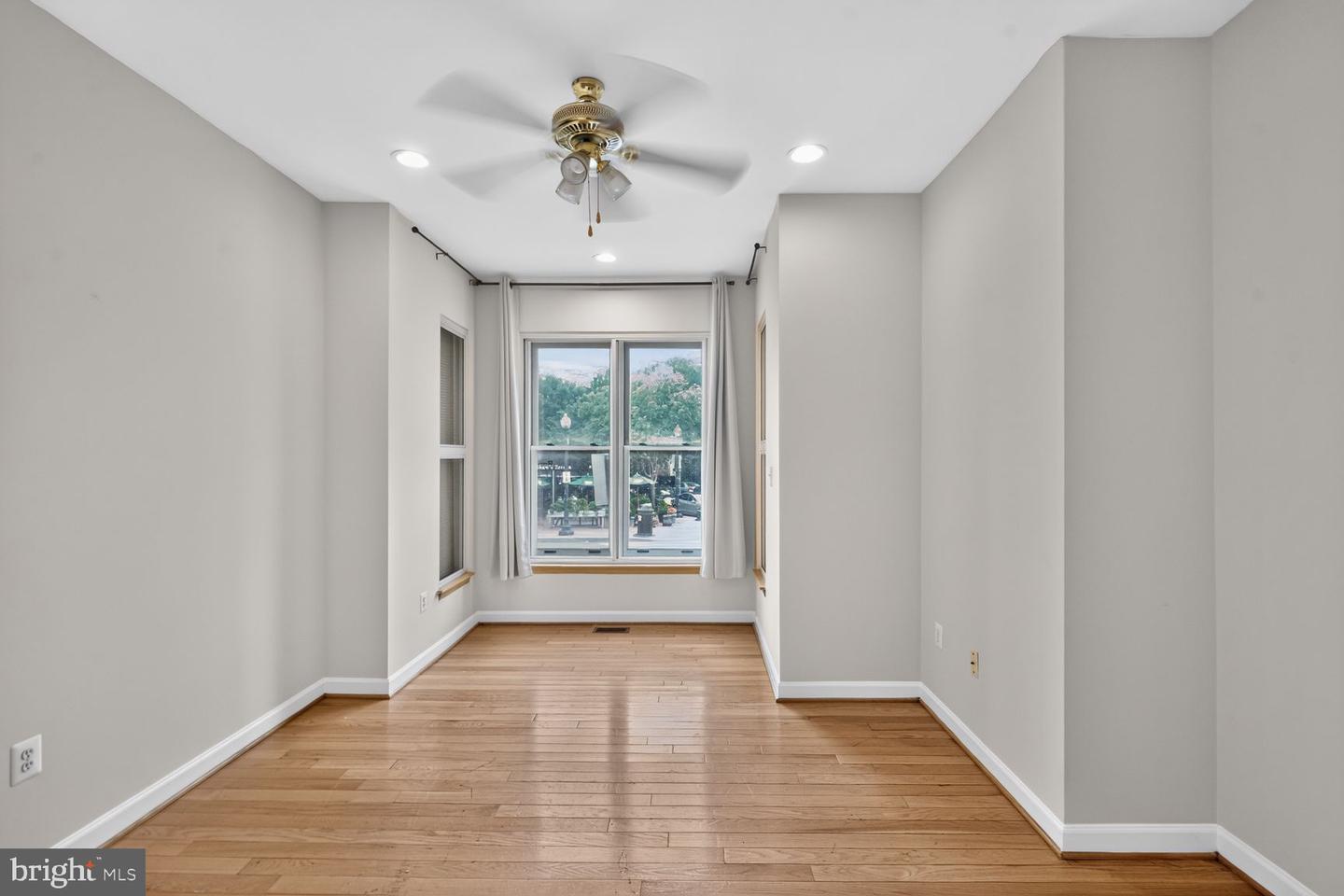541 Florida Ave Nw #b Property Photo 2