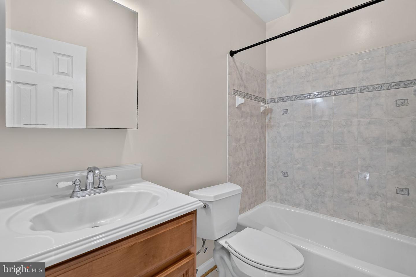 541 Florida Ave Nw #b Property Photo 4