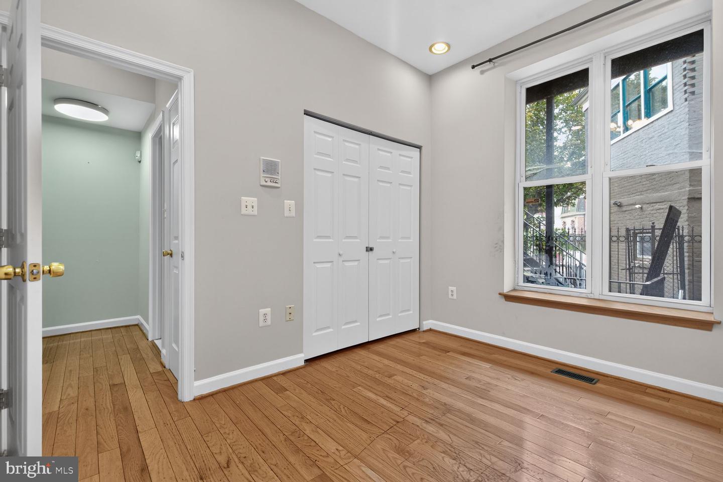 541 Florida Ave Nw #b Property Photo 6