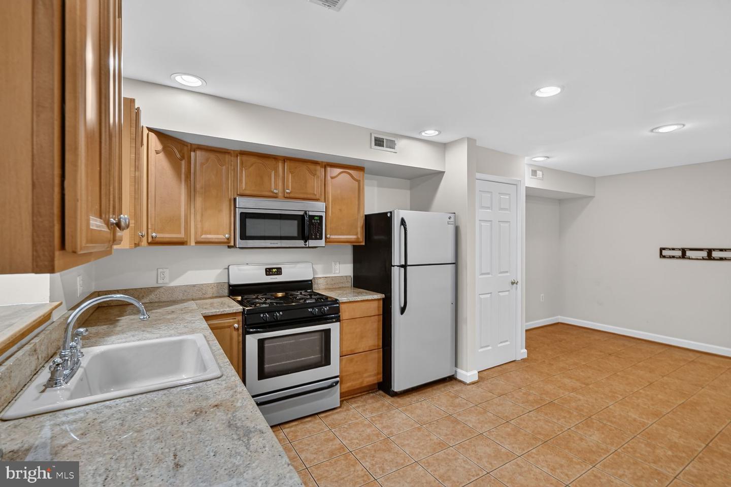 541 Florida Ave Nw #b Property Photo 10