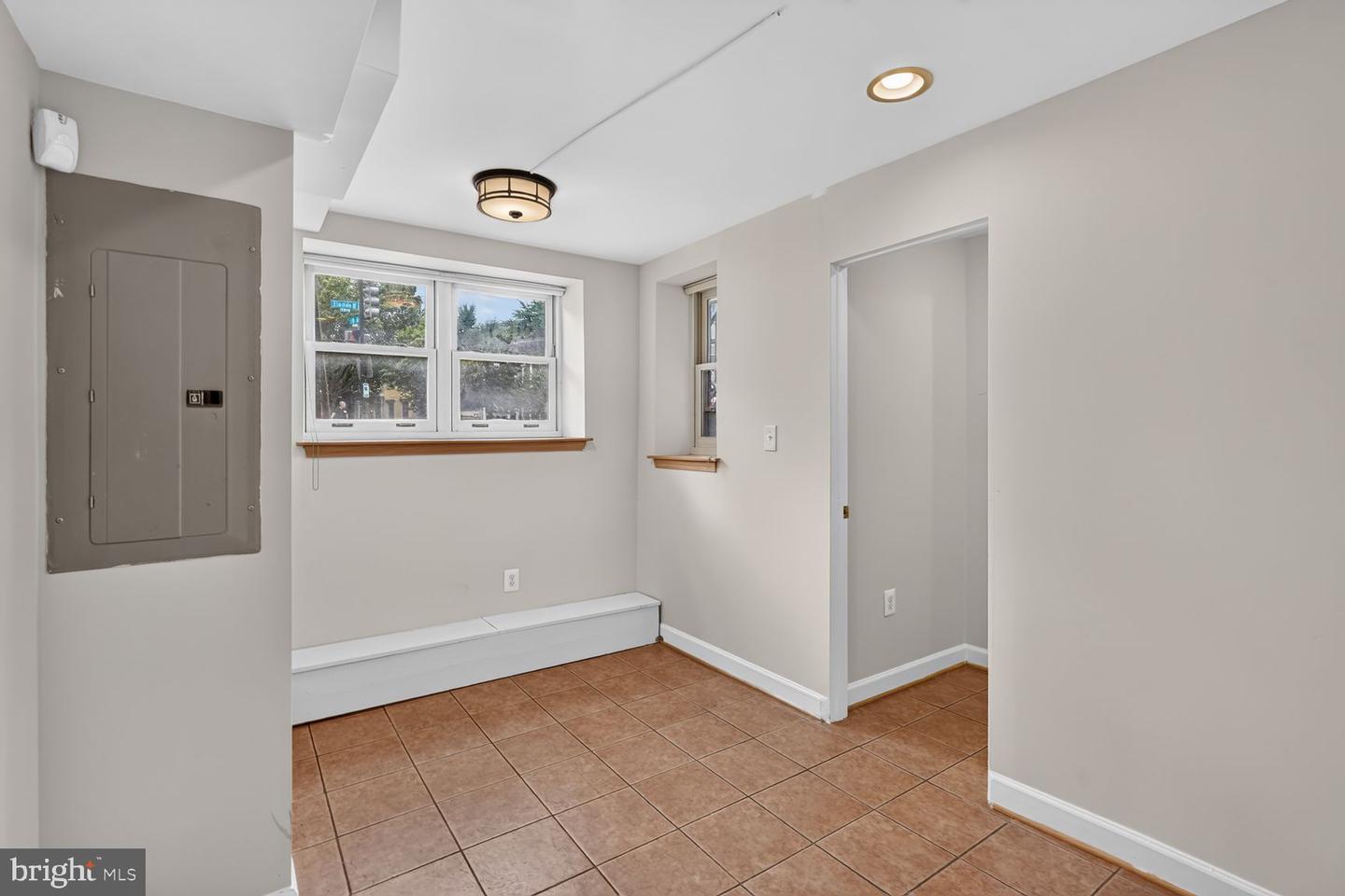541 Florida Ave Nw #b Property Photo 12