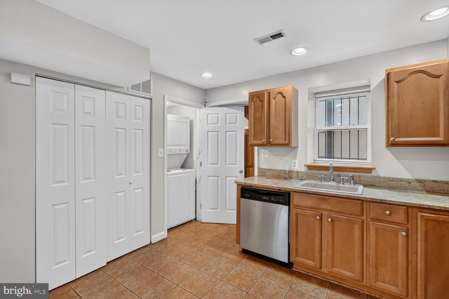 541 Florida Ave Nw #b Property Photo 13